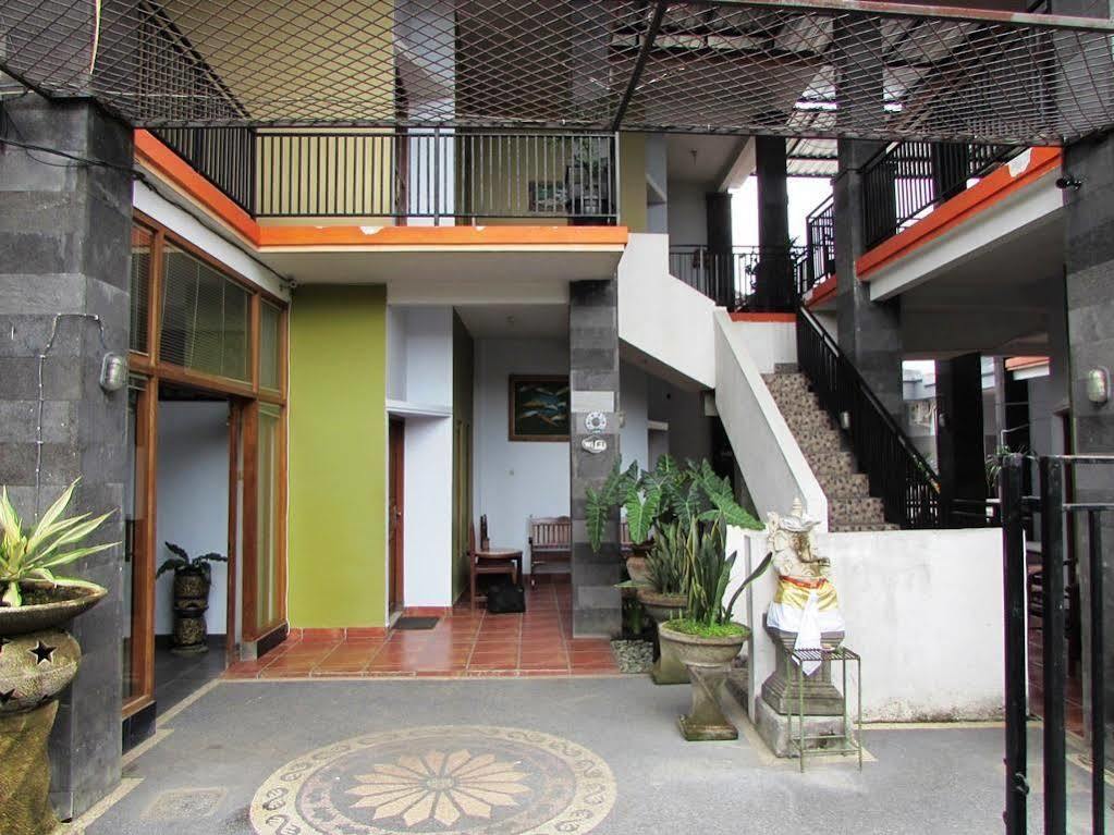 Seruni Guest House Denpasar  Exterior photo