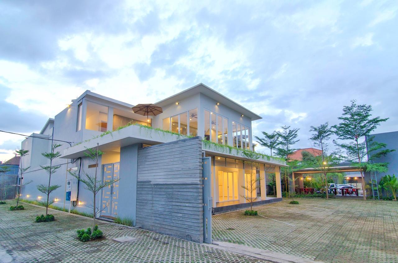 Seruni Guest House Denpasar  Exterior photo